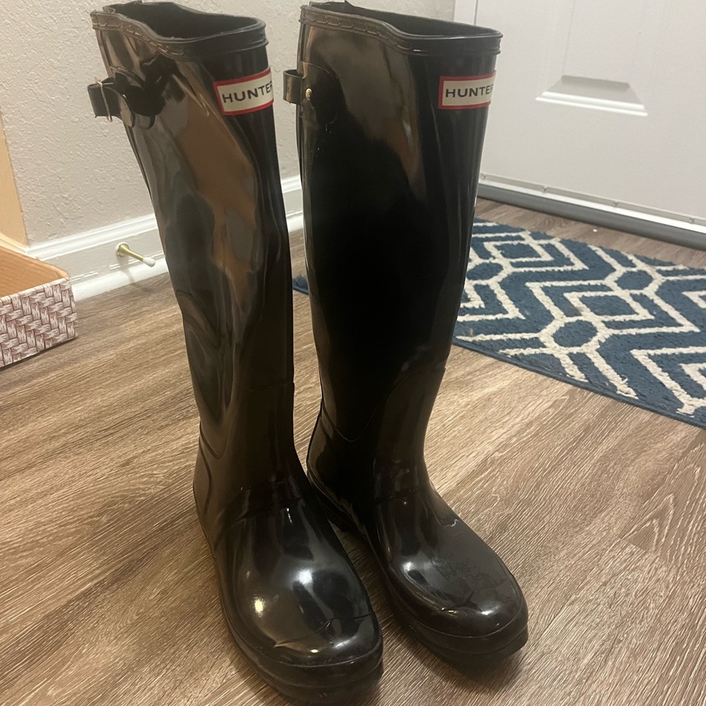 Black hunter boots adjustable calf size 9